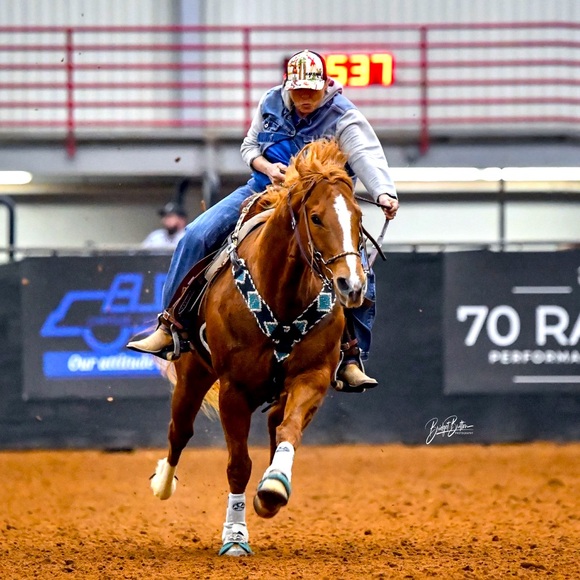 Meet your Posher, Laura - Picture 1 of 2